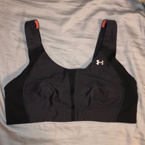 EUC Under Armour Sports bra sz 38D